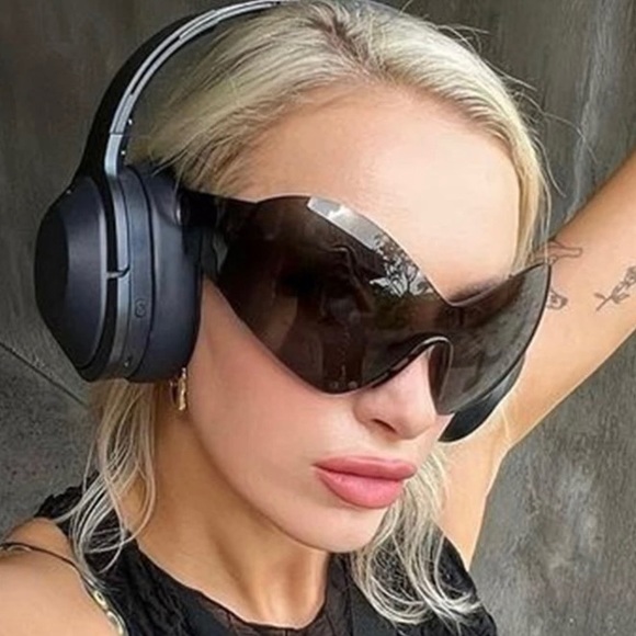 SOLD - NEW Oval Black Tinted Sunglasses - Picture 2 of 10